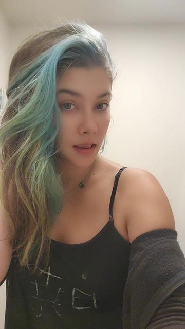 @Thegirlwiththecursemark