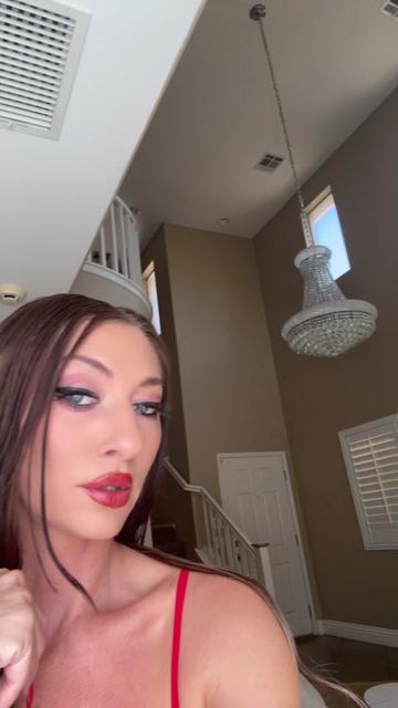 @WhitneyOC