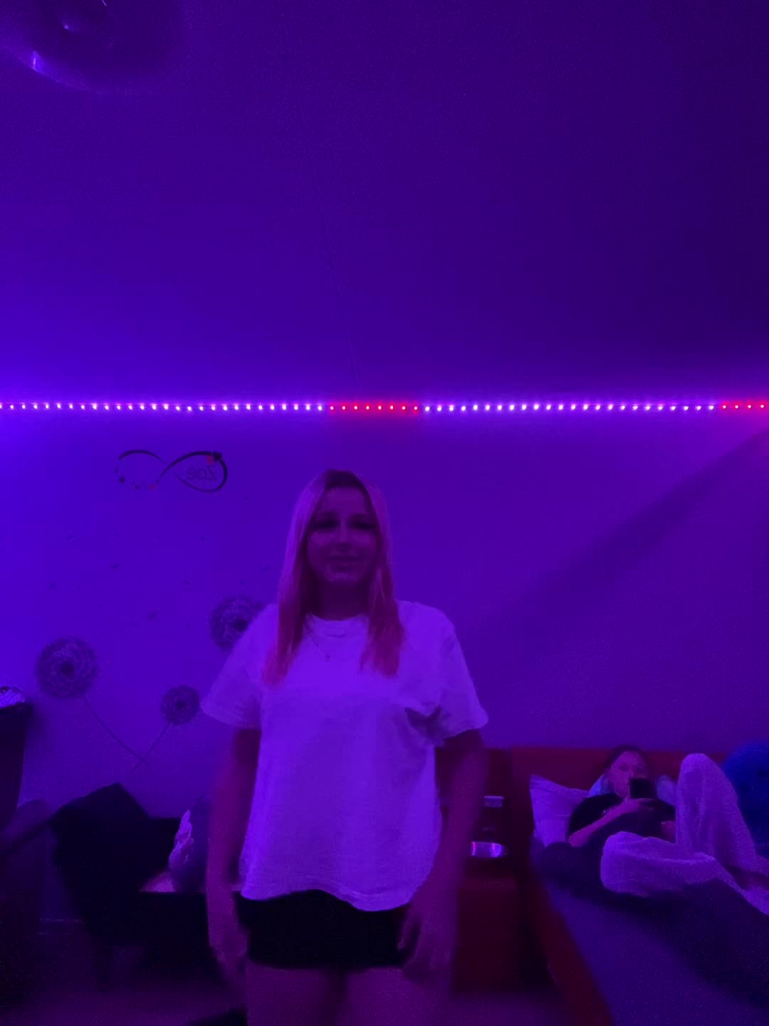 @𝐙𝐨𝐞