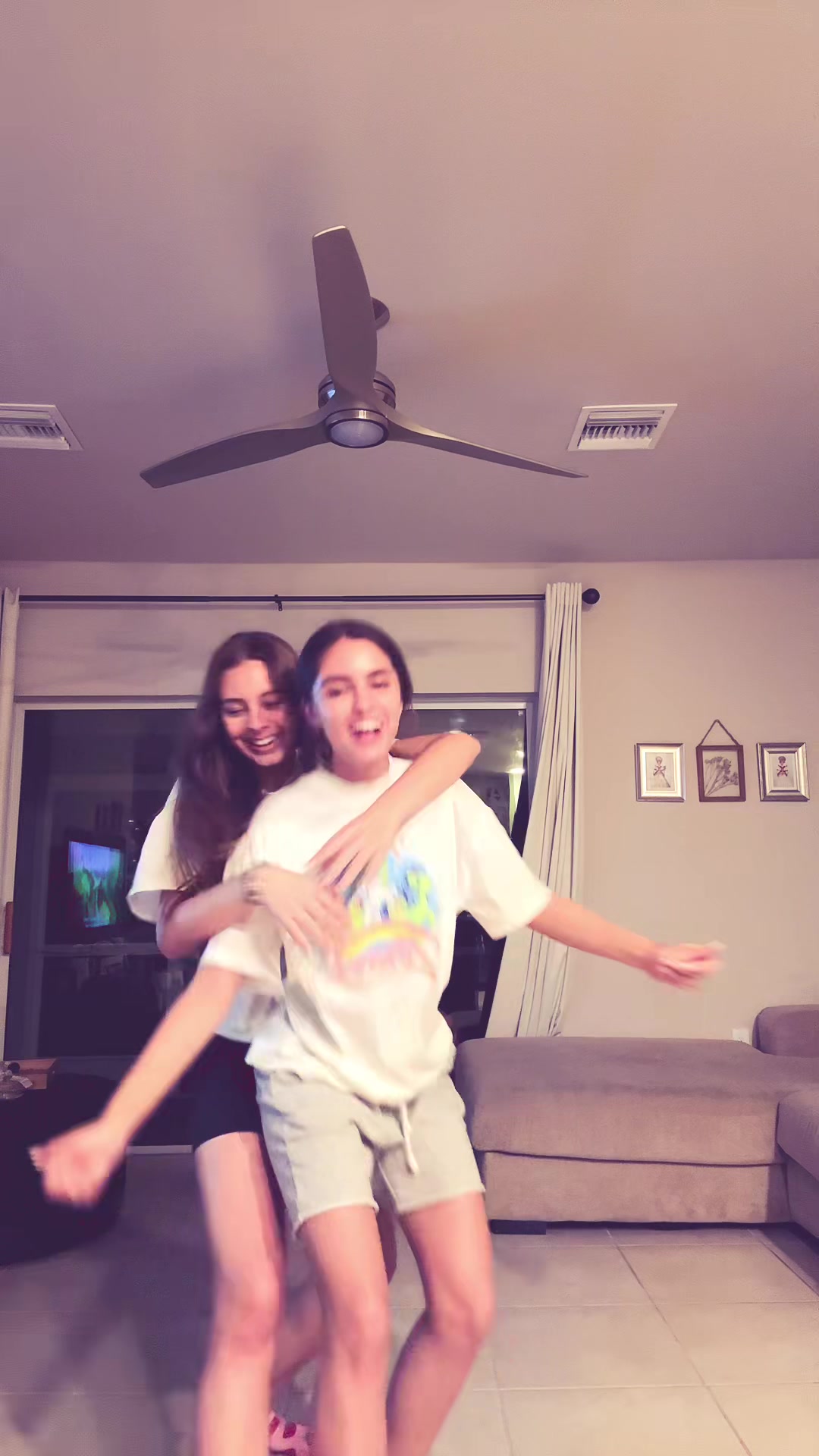 @andrea 🥑🫂🛵🪩🥂 🌈