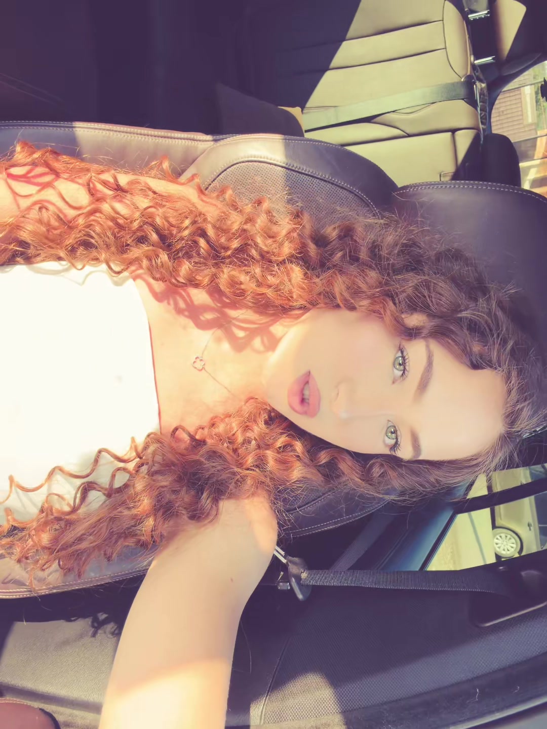 @krismrn 🤍