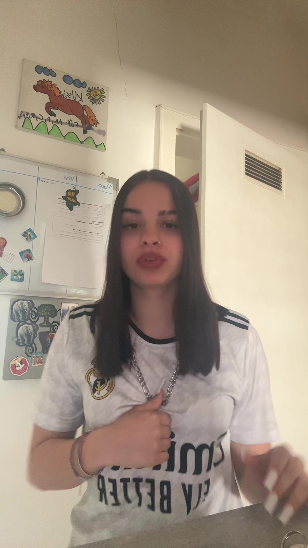 @𝒱