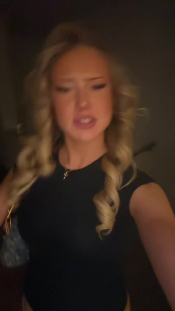 @_leasofie_