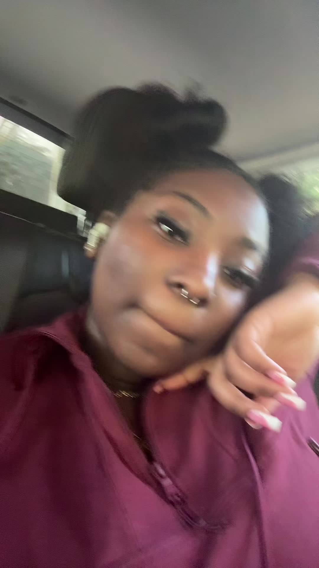 @….