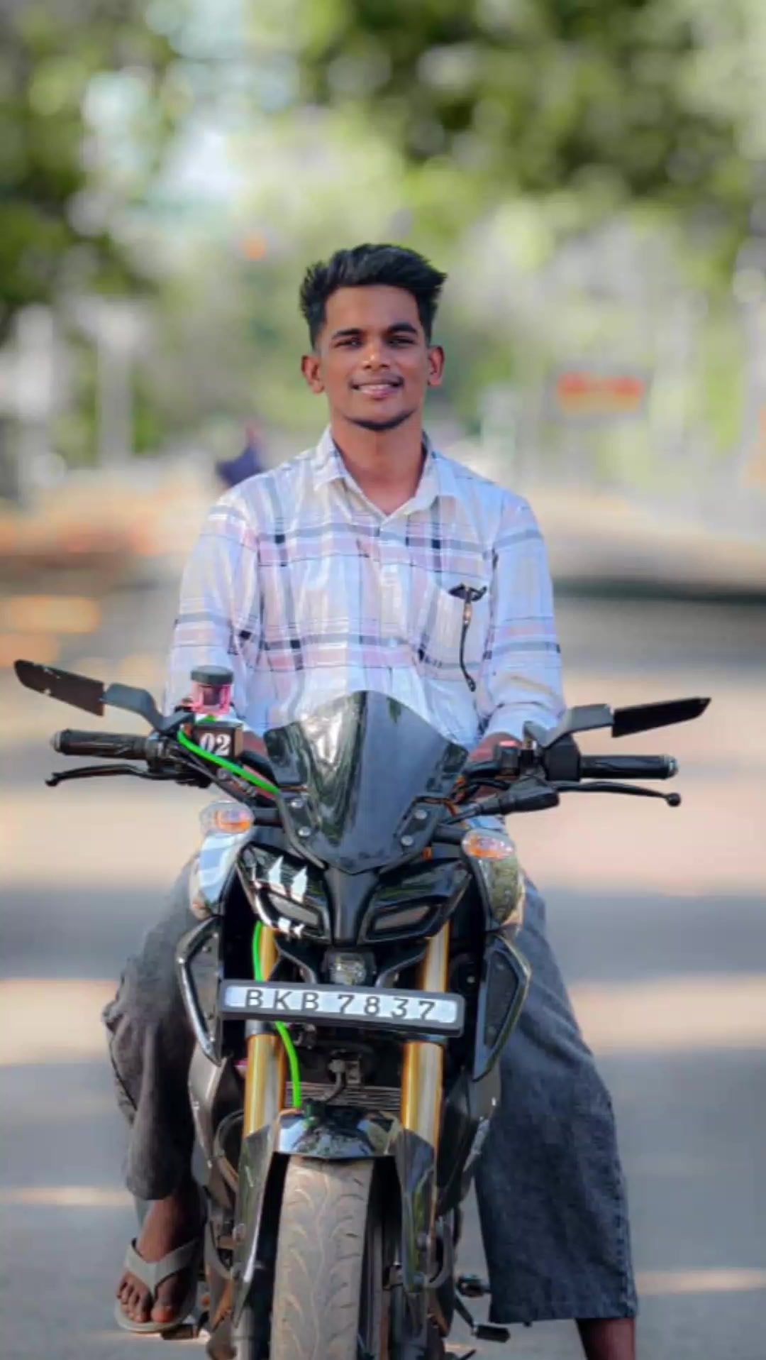 @MR. UNLUCKY🏏693
