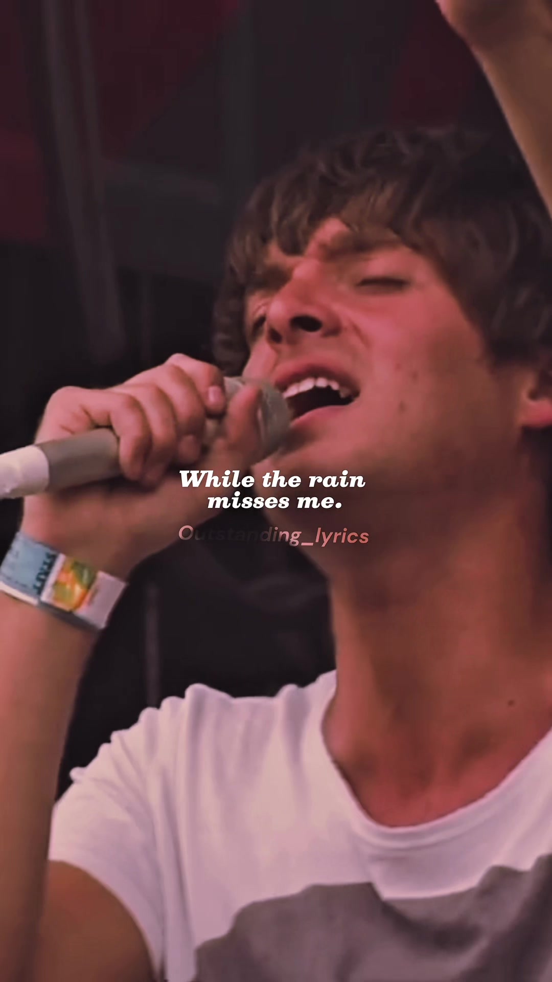 @Oᴜᴛsᴛᴀɴᴅɪɴɢ_ʟyrics