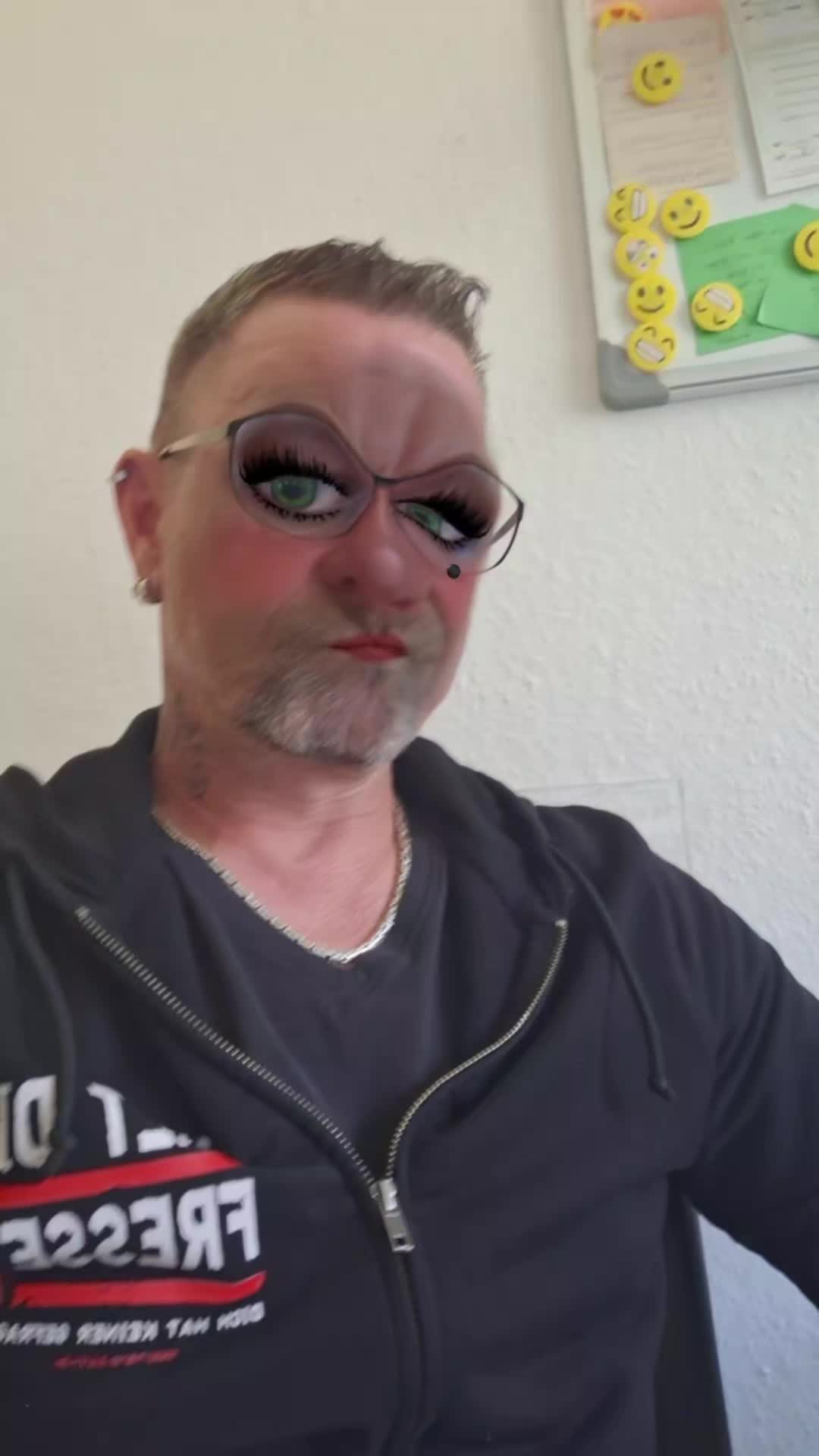 @🤜🖤🤍𝕸𝖆𝖎𝖐🤍🖤🤛