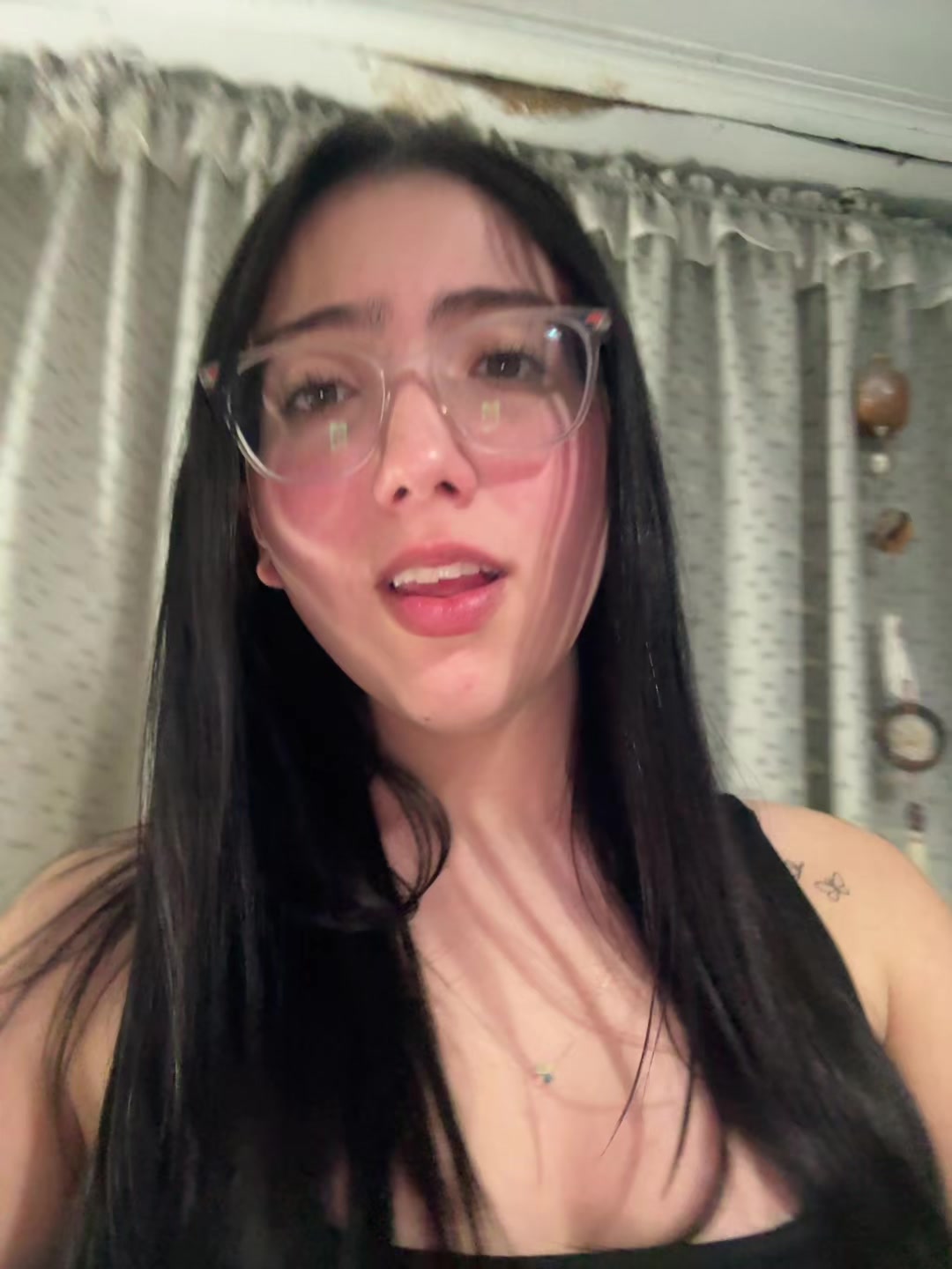 @whoisvickyy