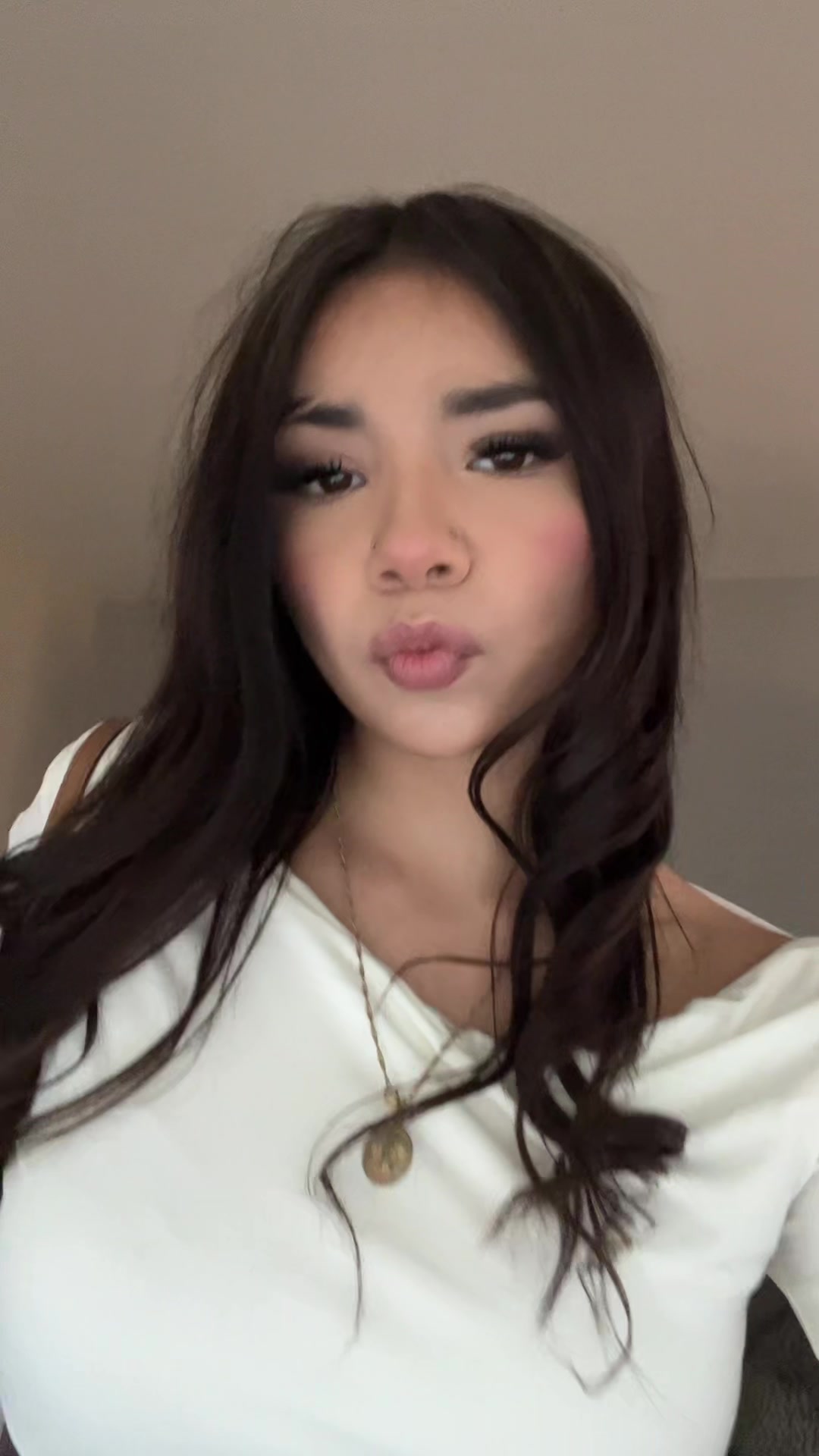 @𝐸𝑚𝑖𝑙𝑦
