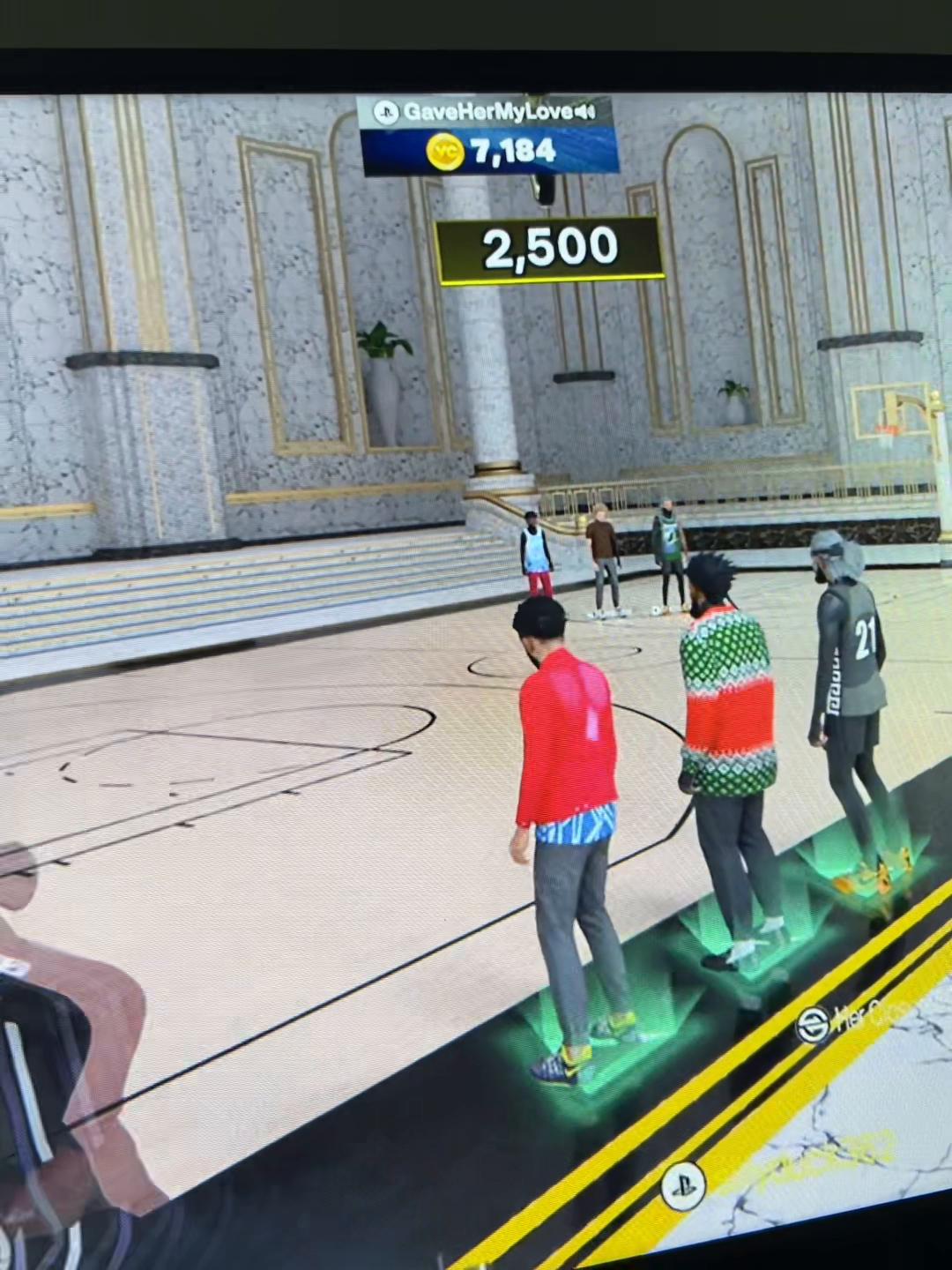 @⃟