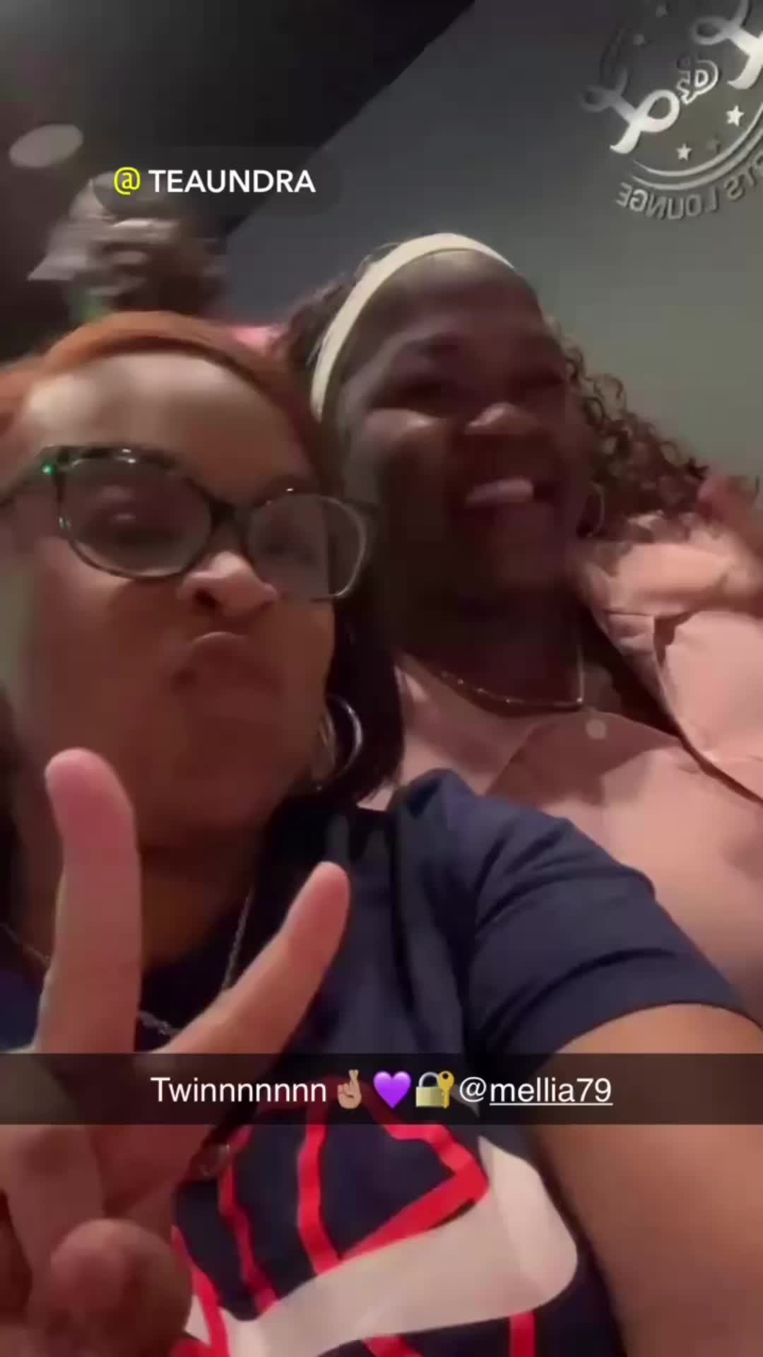 @Tamellia💜🤍🖤