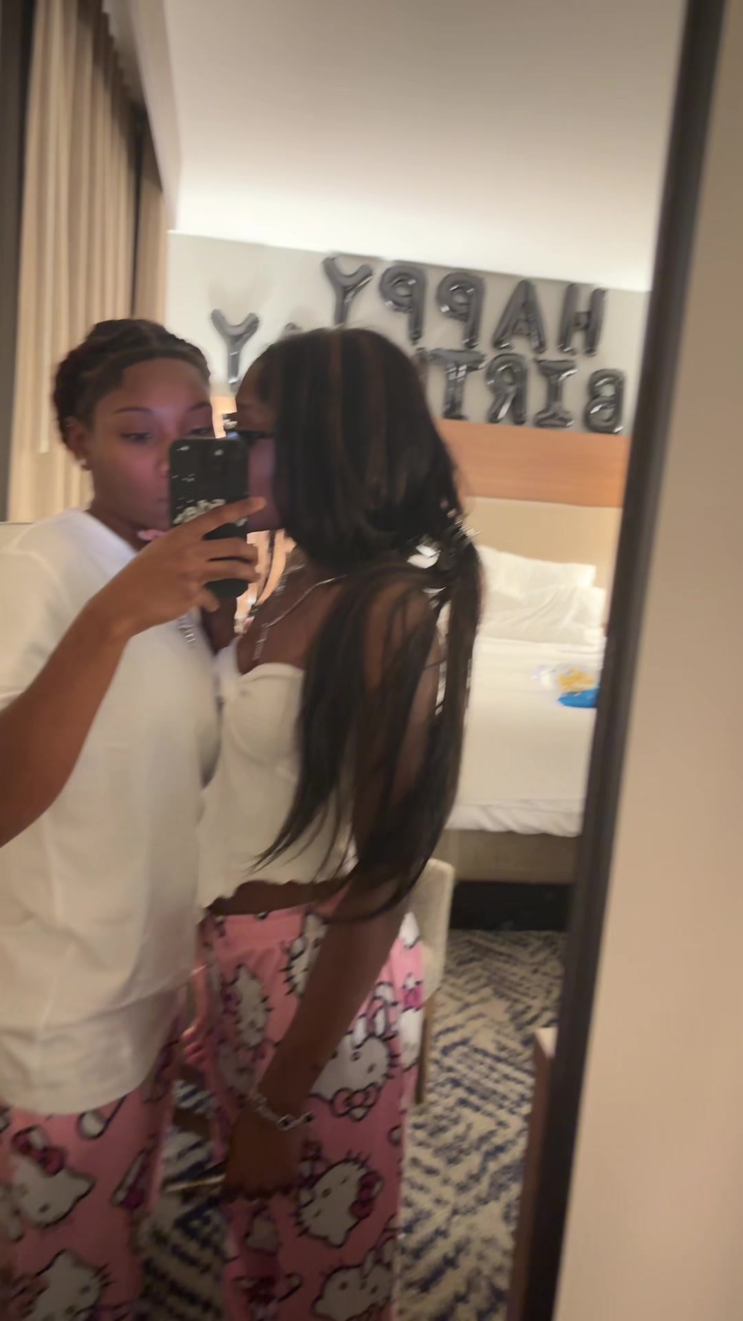 @Mari3