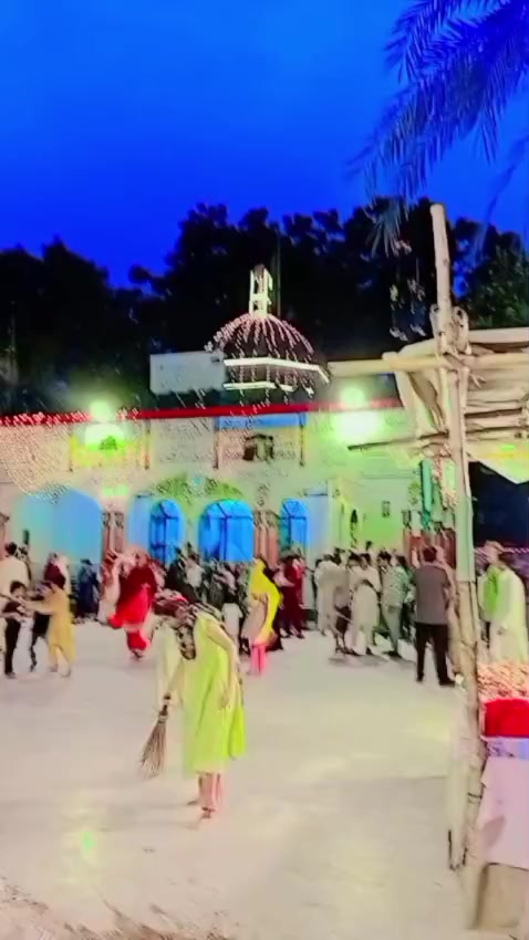 @Naziii...🥰