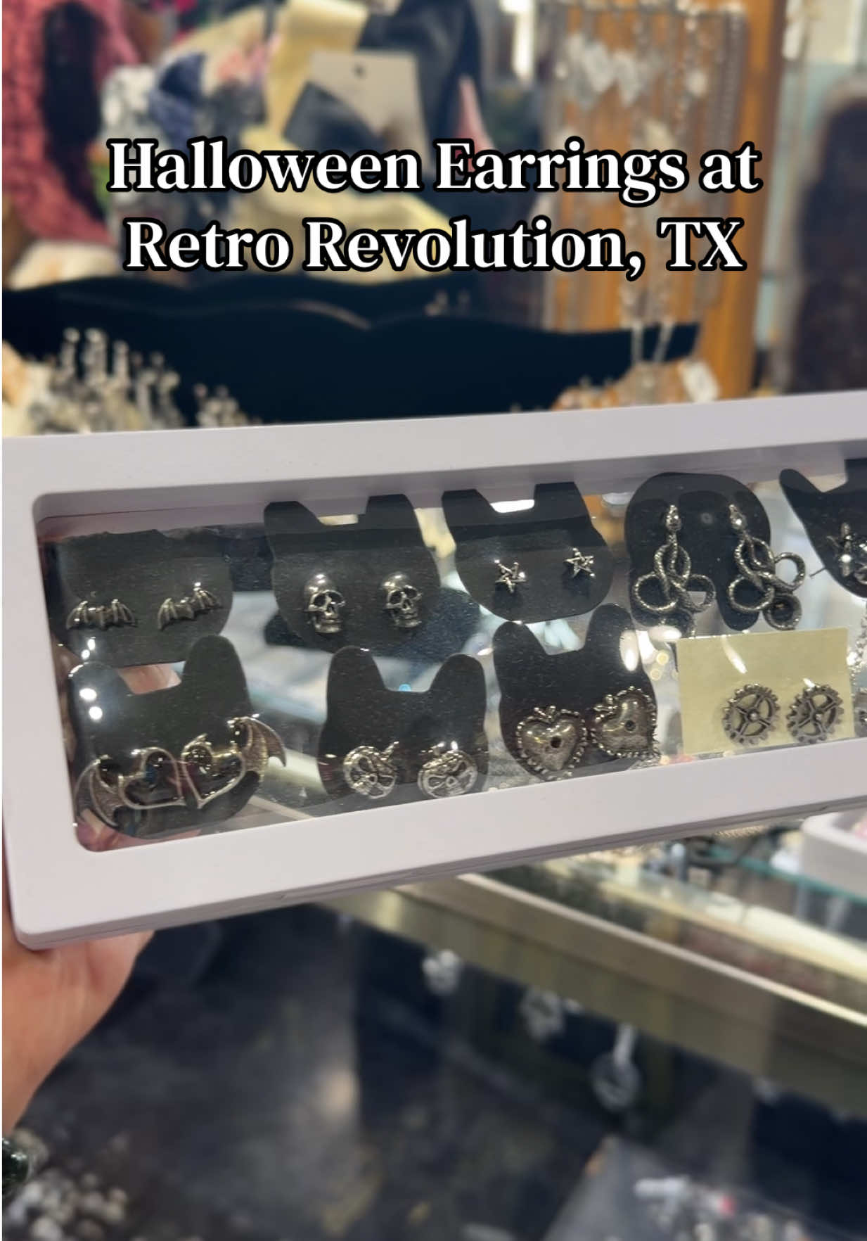 @Retro Revolution