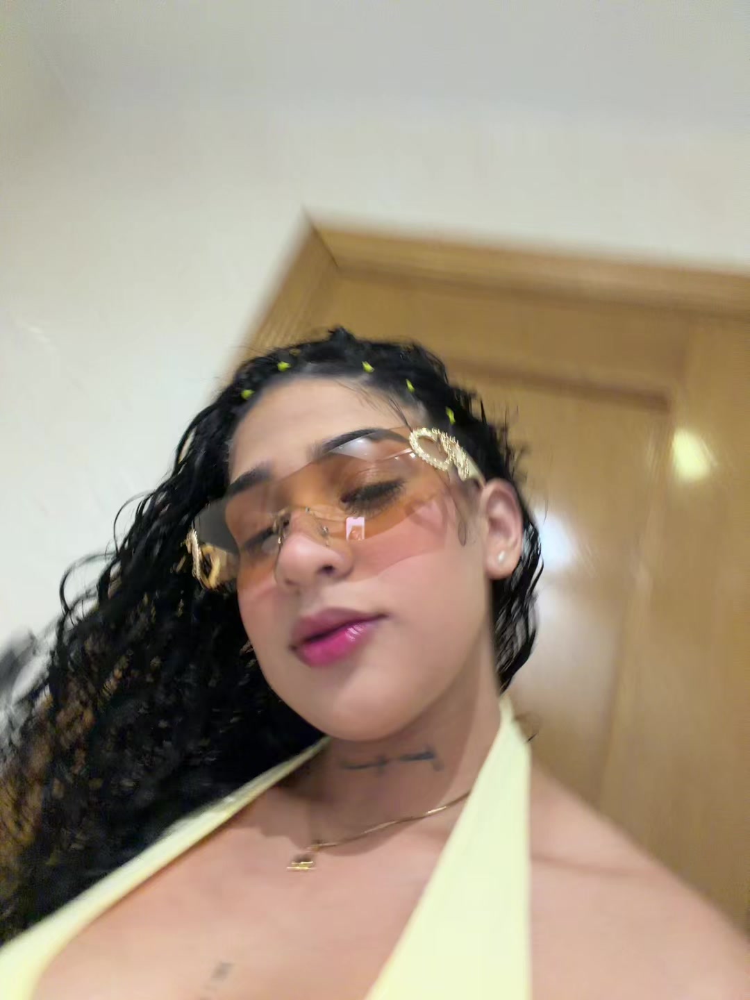 @Isa.