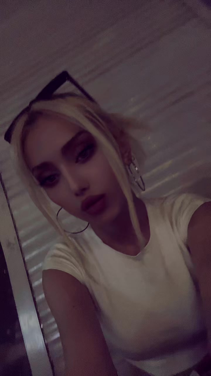 @hell._.ix