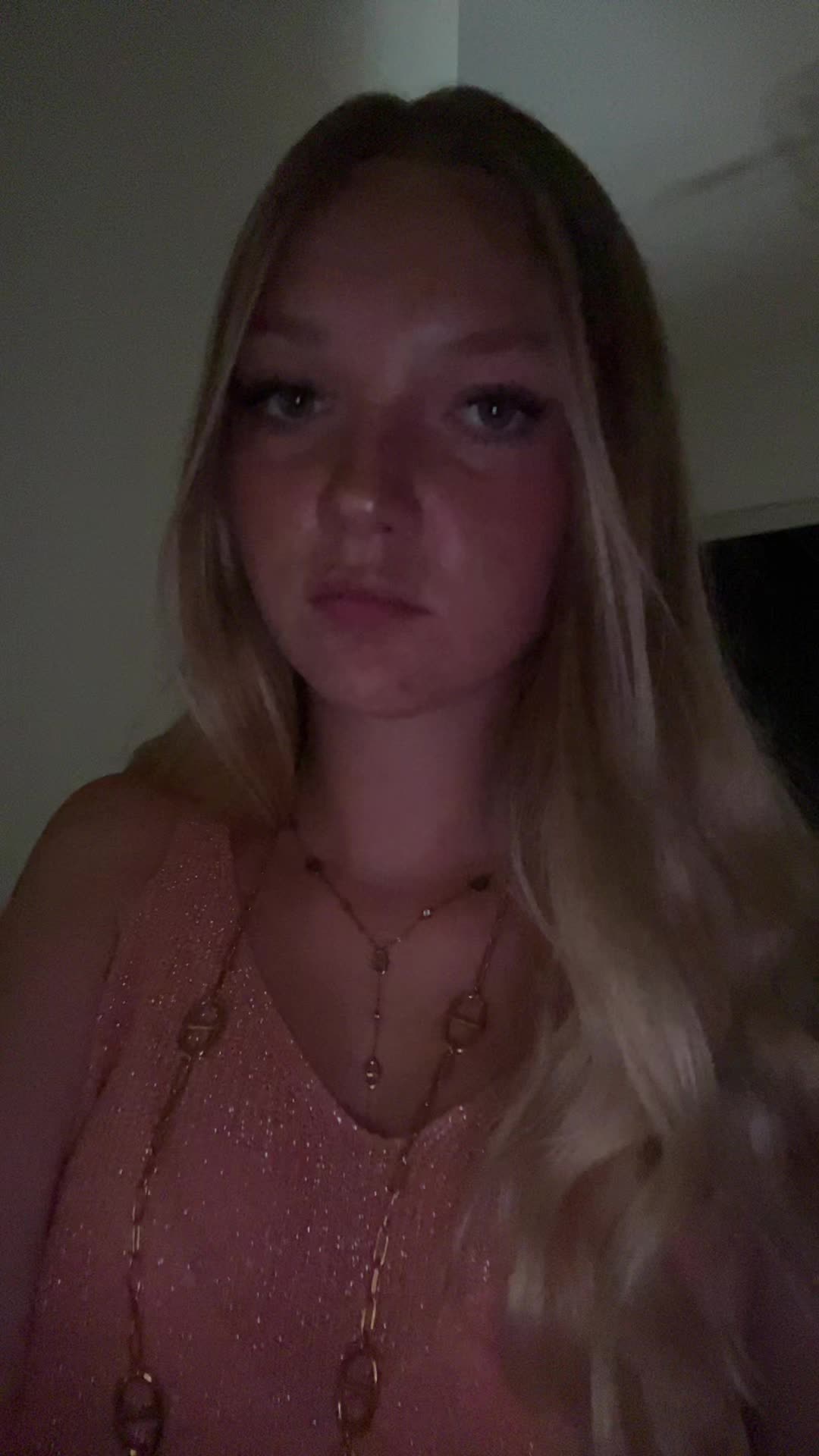 @𝐍𝐚𝐧𝐚 ☀️