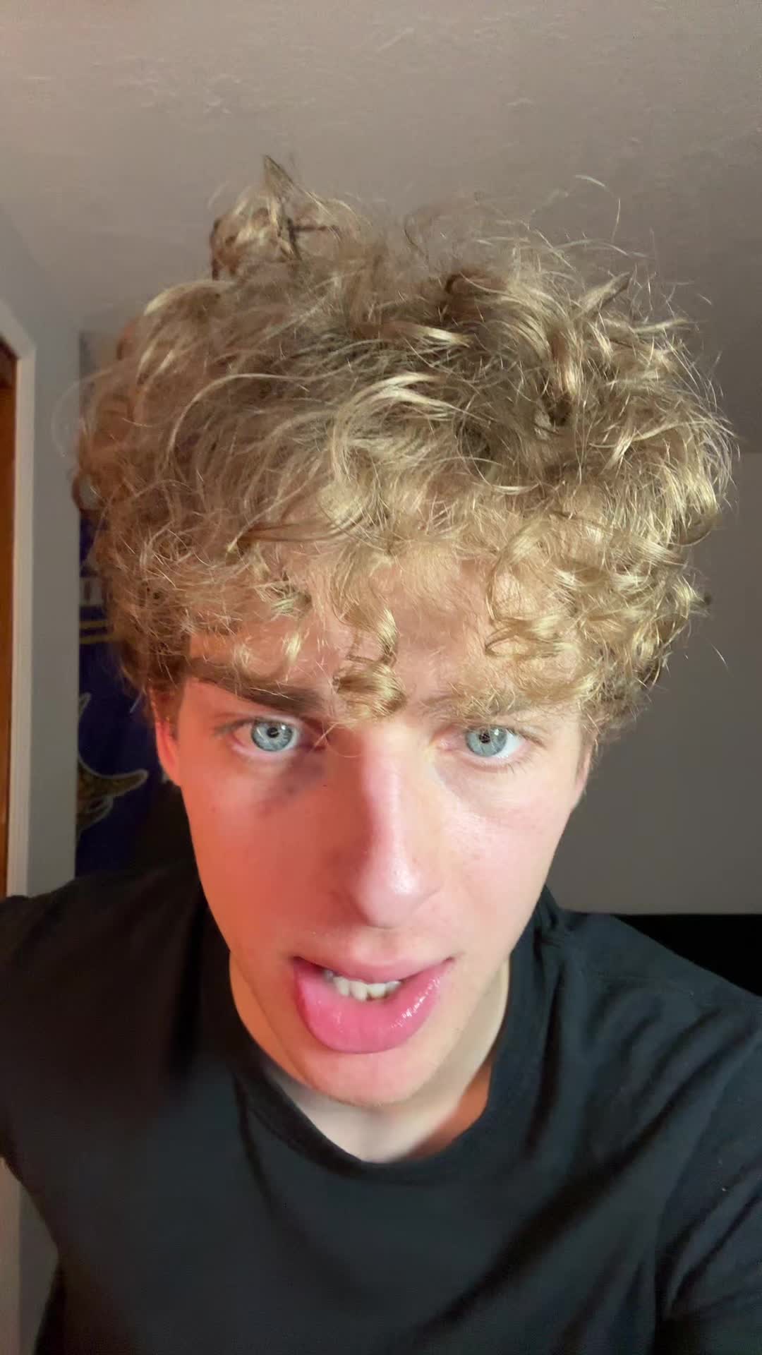 @kinyoihe
