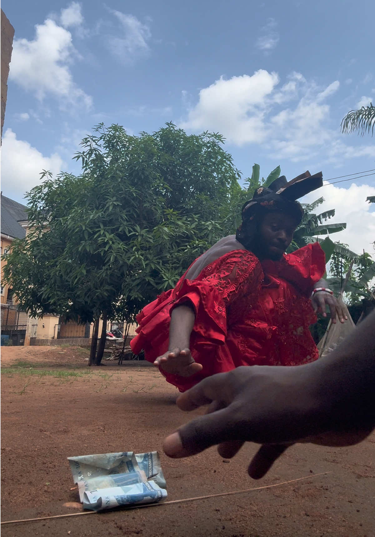 @Sis.ekwutos