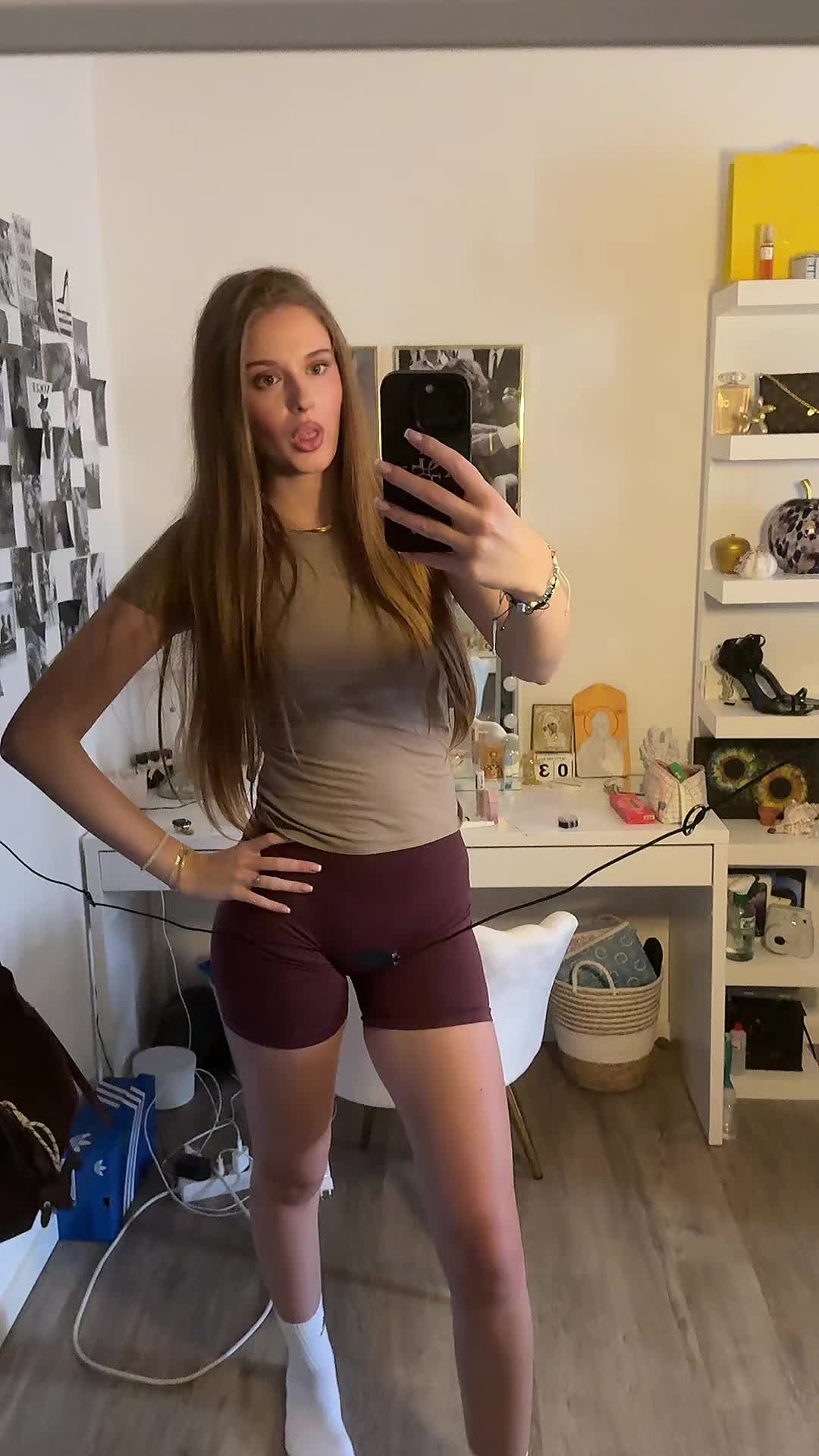 @elena