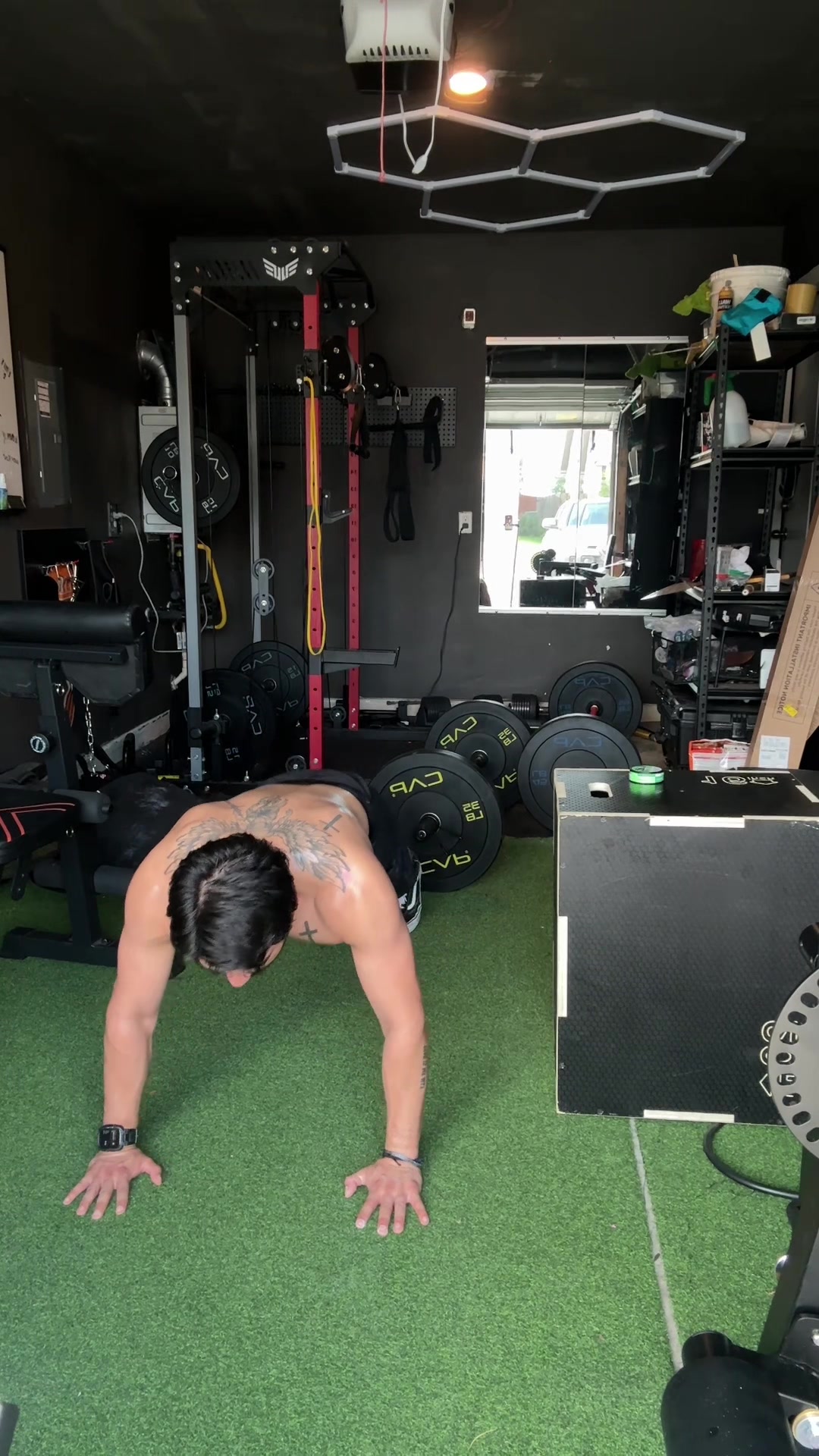 @cchris_trains_everything