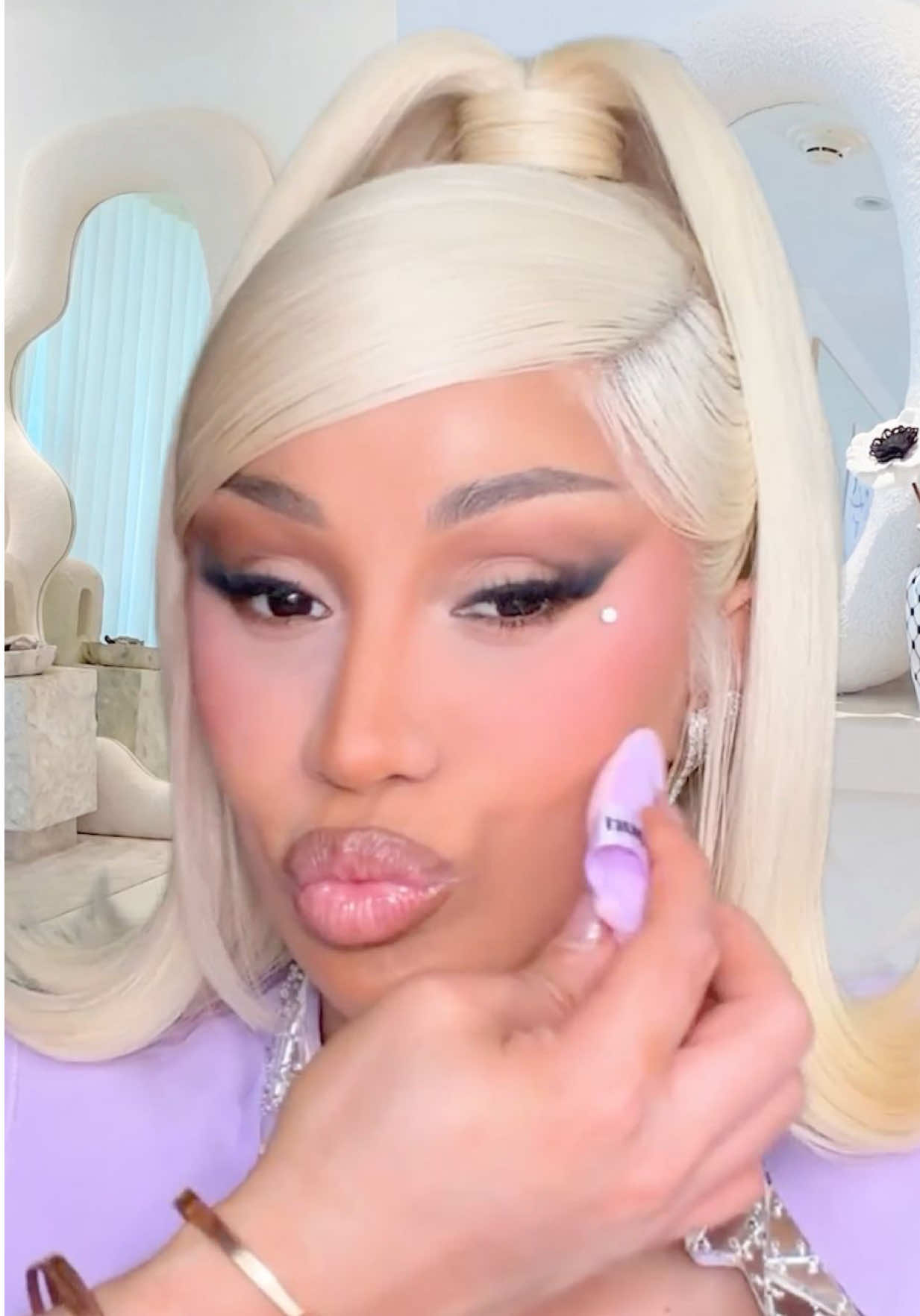 @Huda Beauty