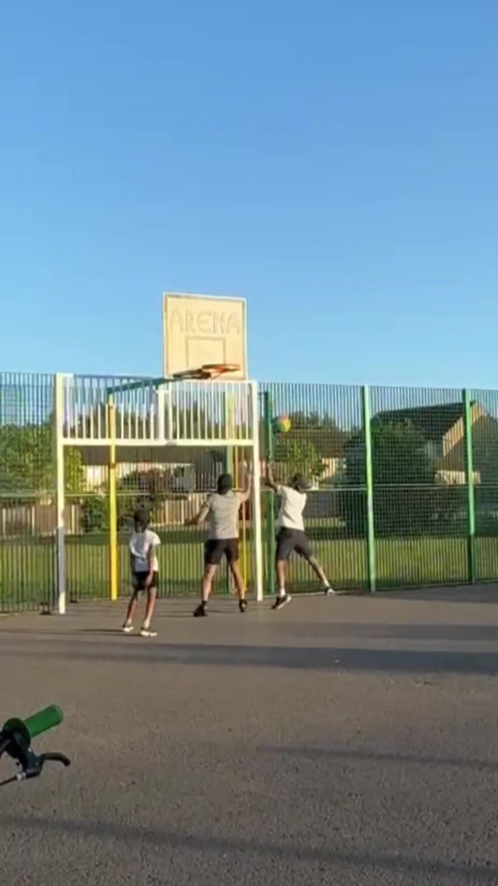 @K4J450👨👩👦👦