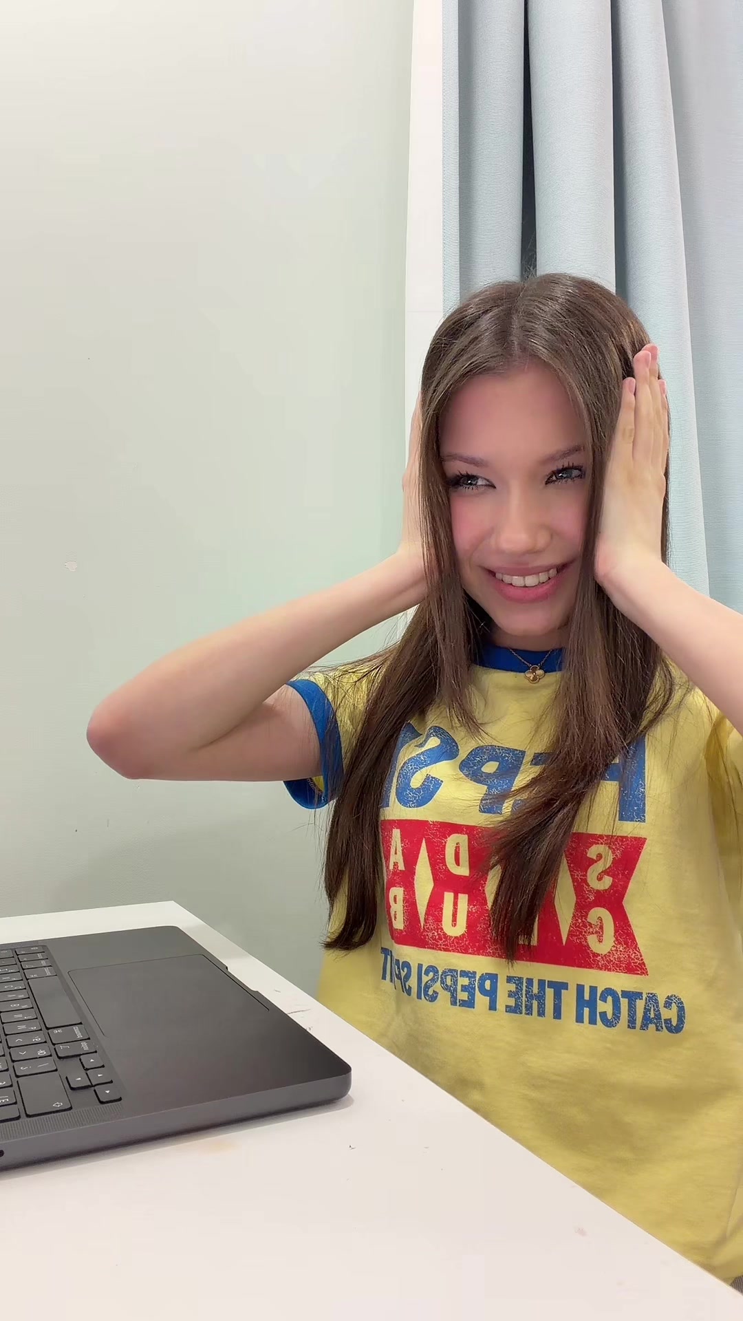 @vikishow_vikishow