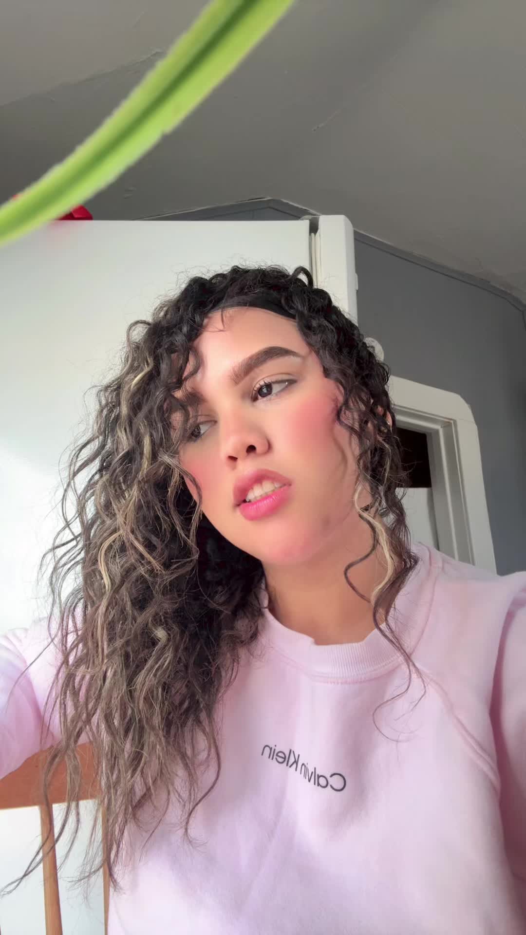 @️