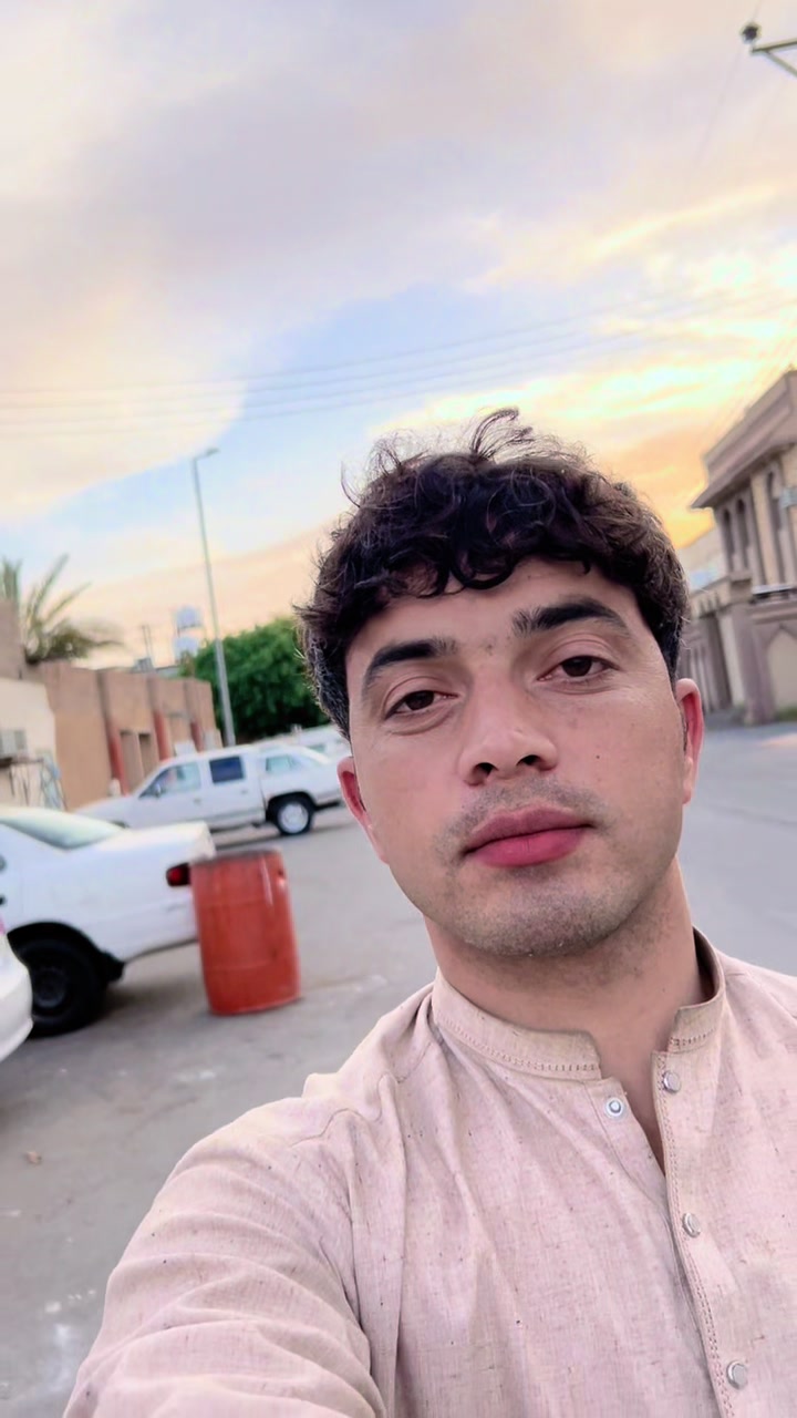 @Alx Zada Vlogs