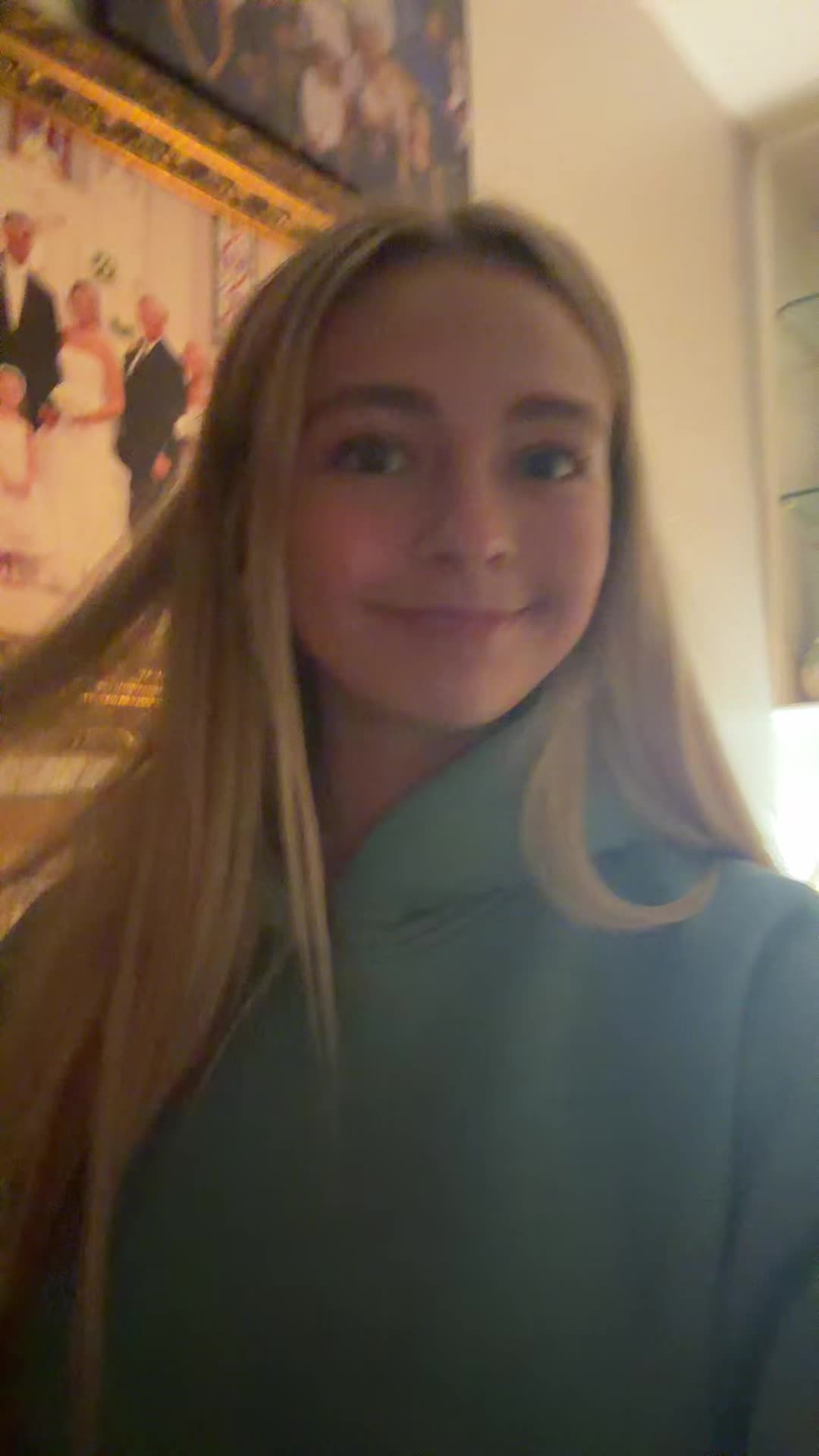 @bella