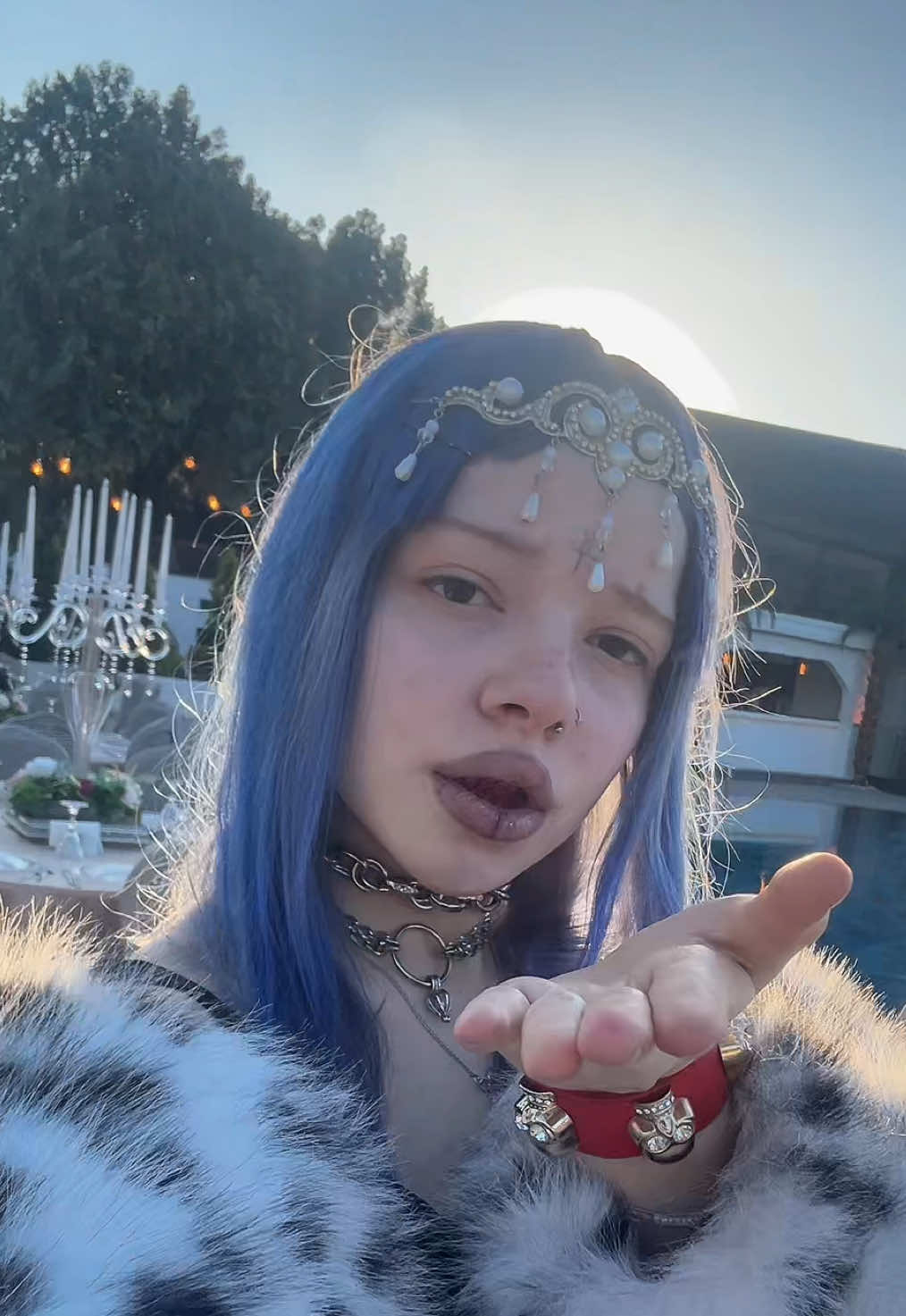 @Milana