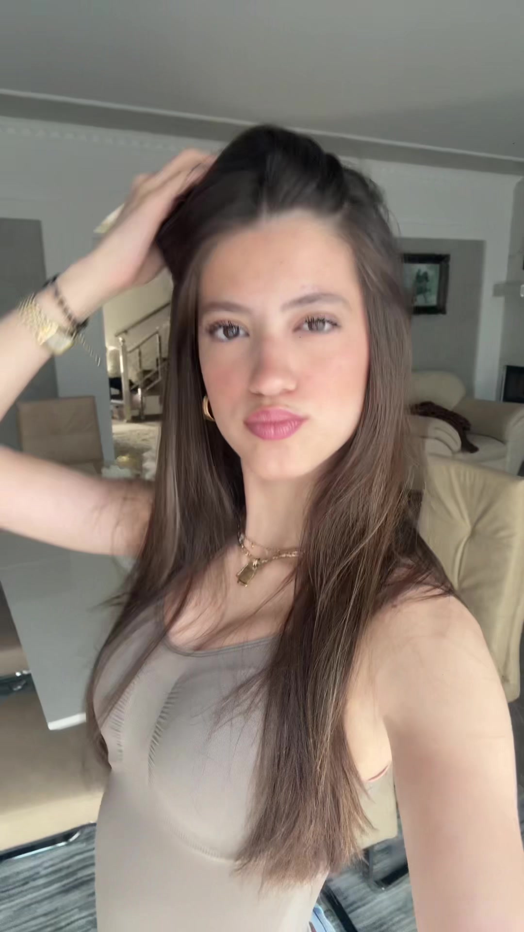 @𝐬𝐚𝐫𝐚