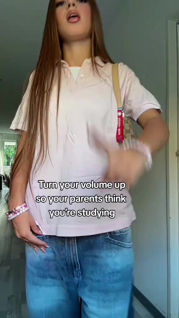 @𝐄𝐌𝐈𝐋𝐋𝐘