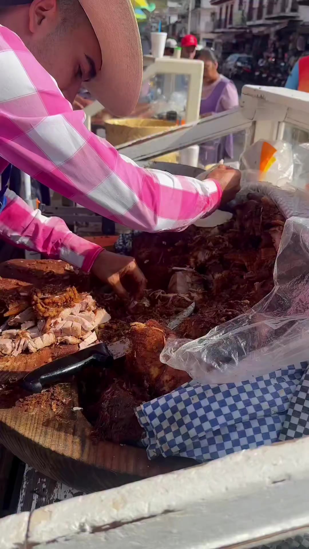 @tolucastreetfood