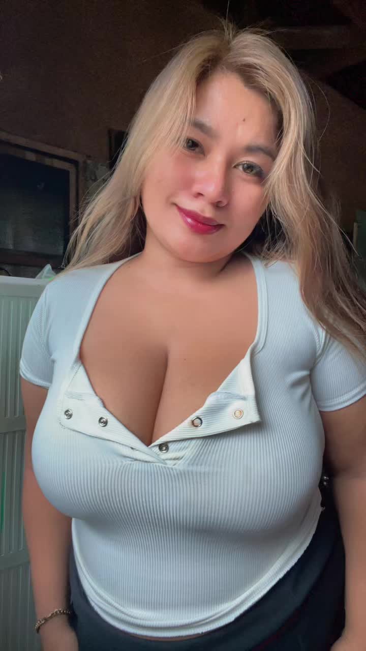 @cleavage mom