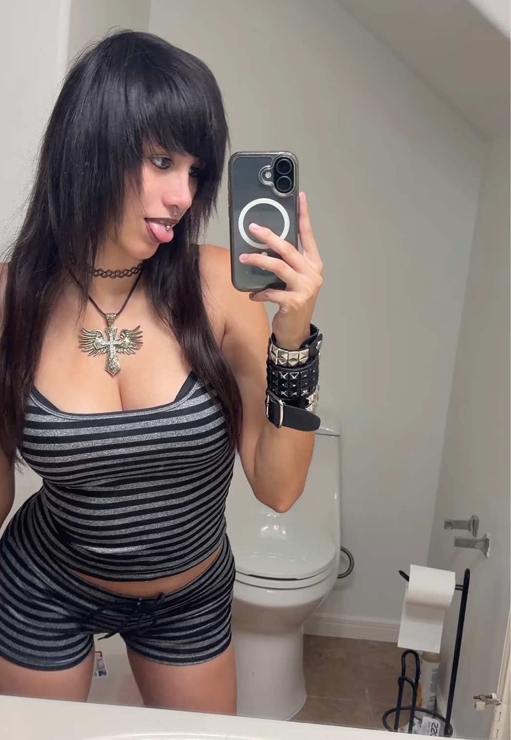@zom🐝