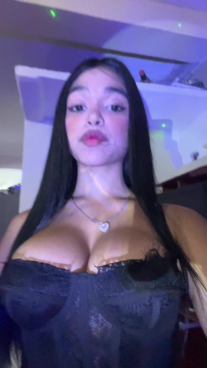 @Valentina.🩷