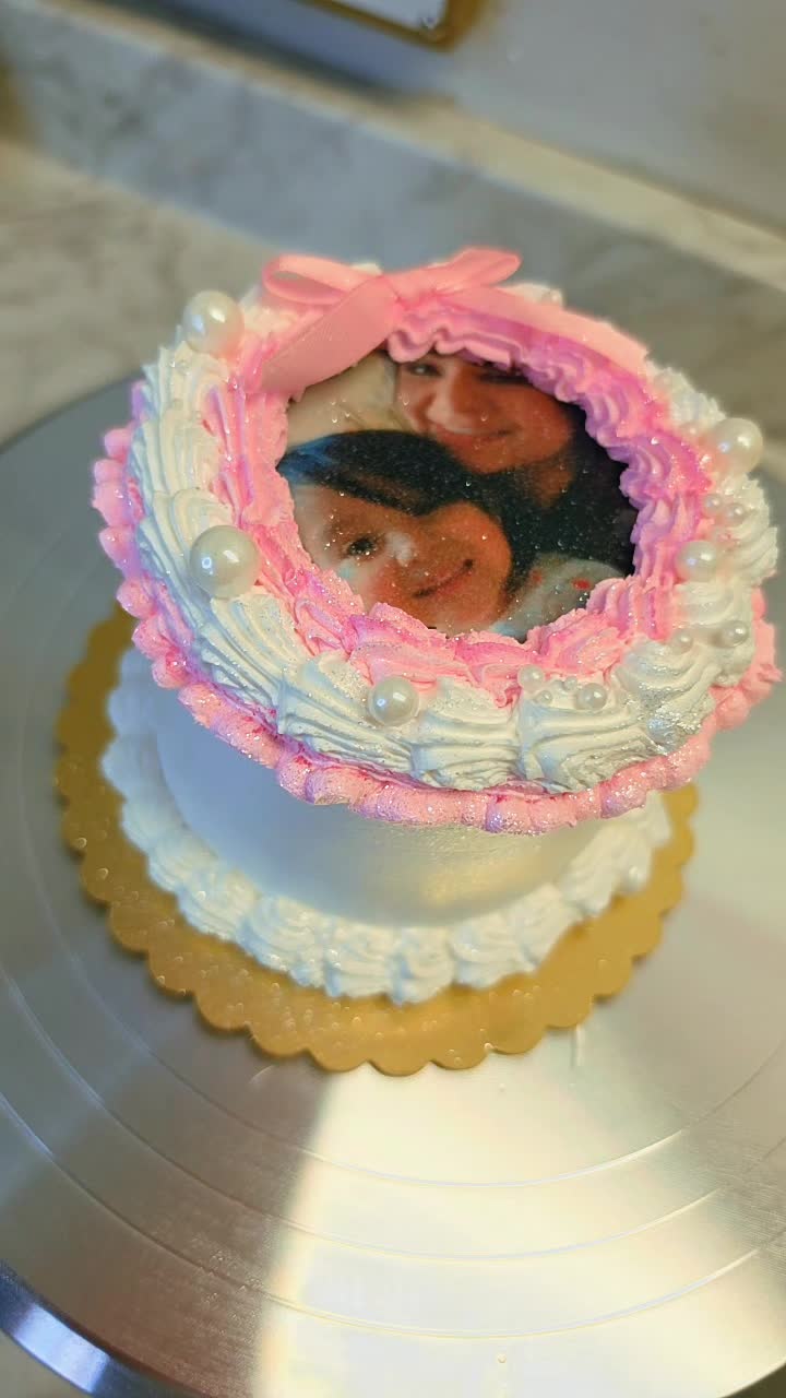@AmazingCakesByYessy