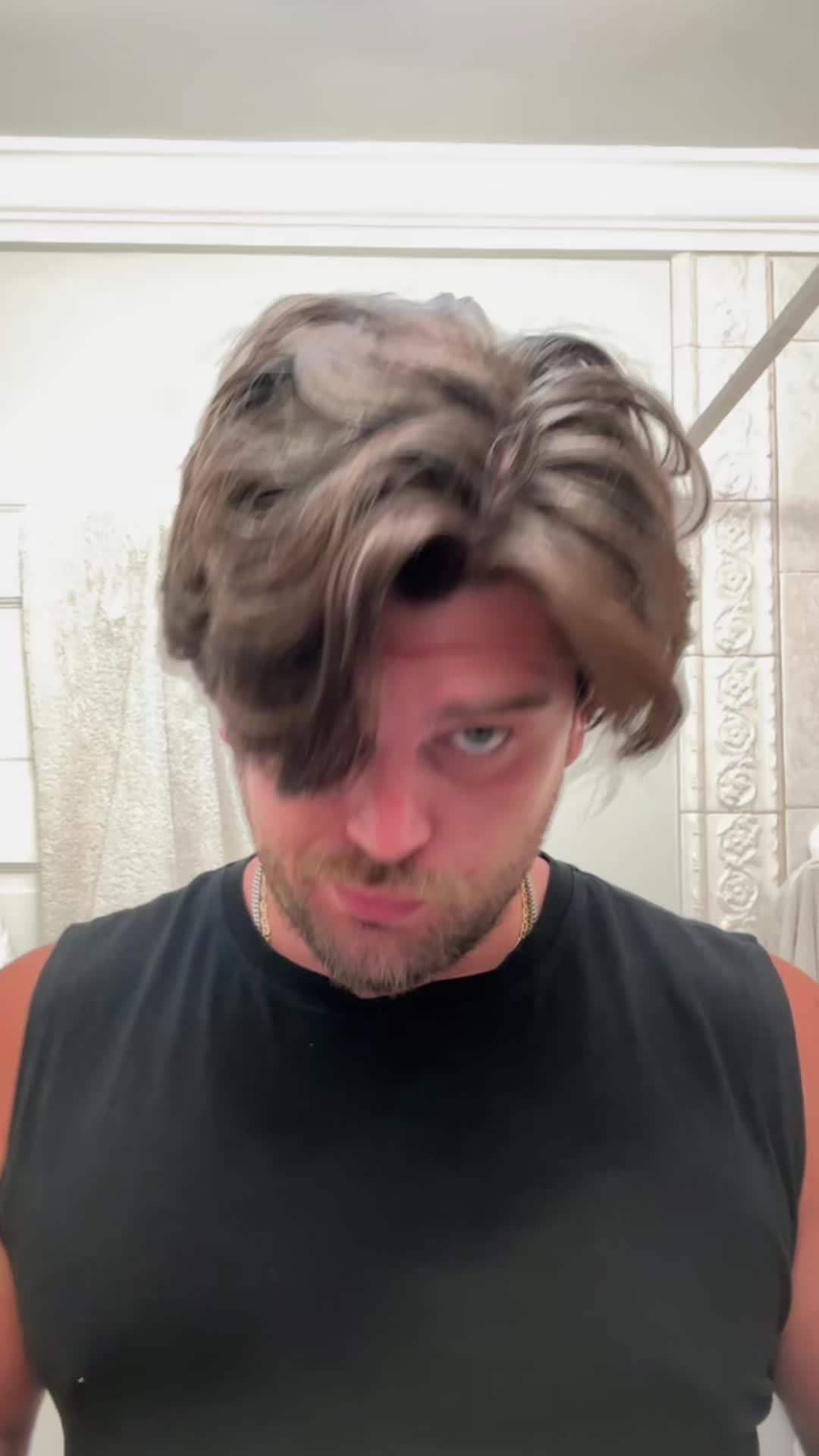 @toniloolie