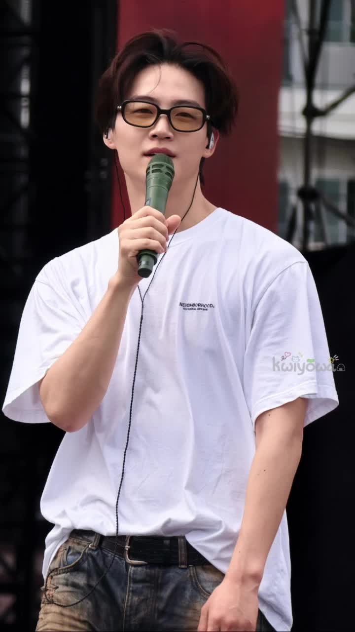 @มัมมี๊ยูคยอม 🐜แฟนสาวแจบอม🌴