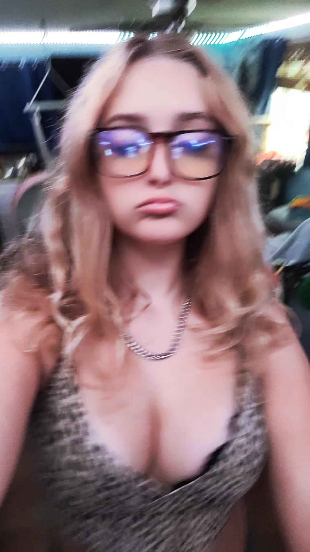 @Megan😻🖤
