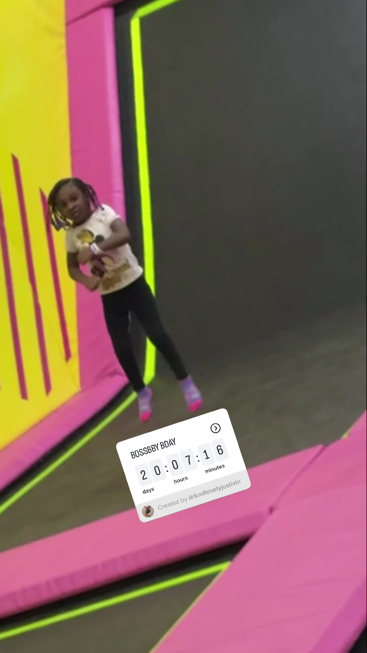 @AmomentWithDanni