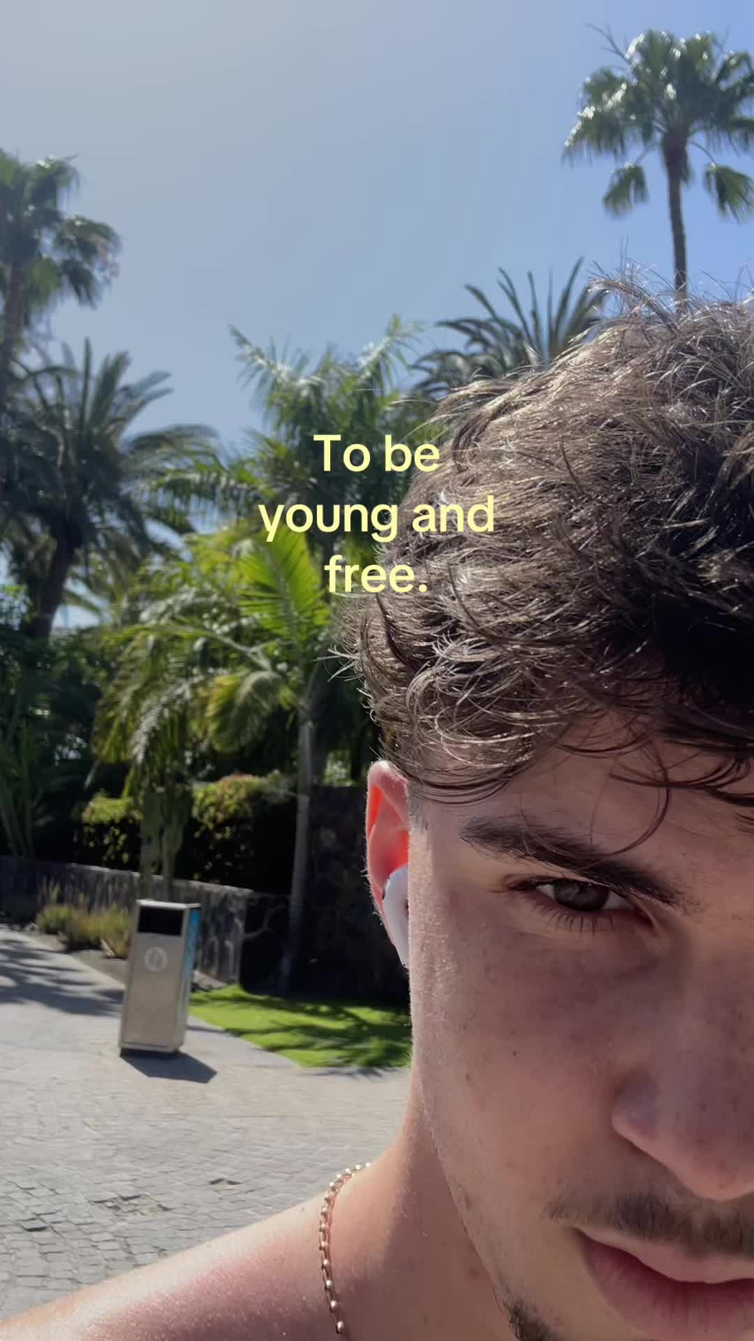 @👽