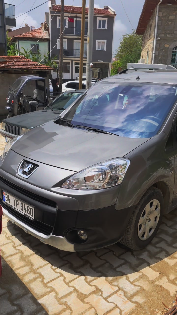 @Kia Peugeot Toyota