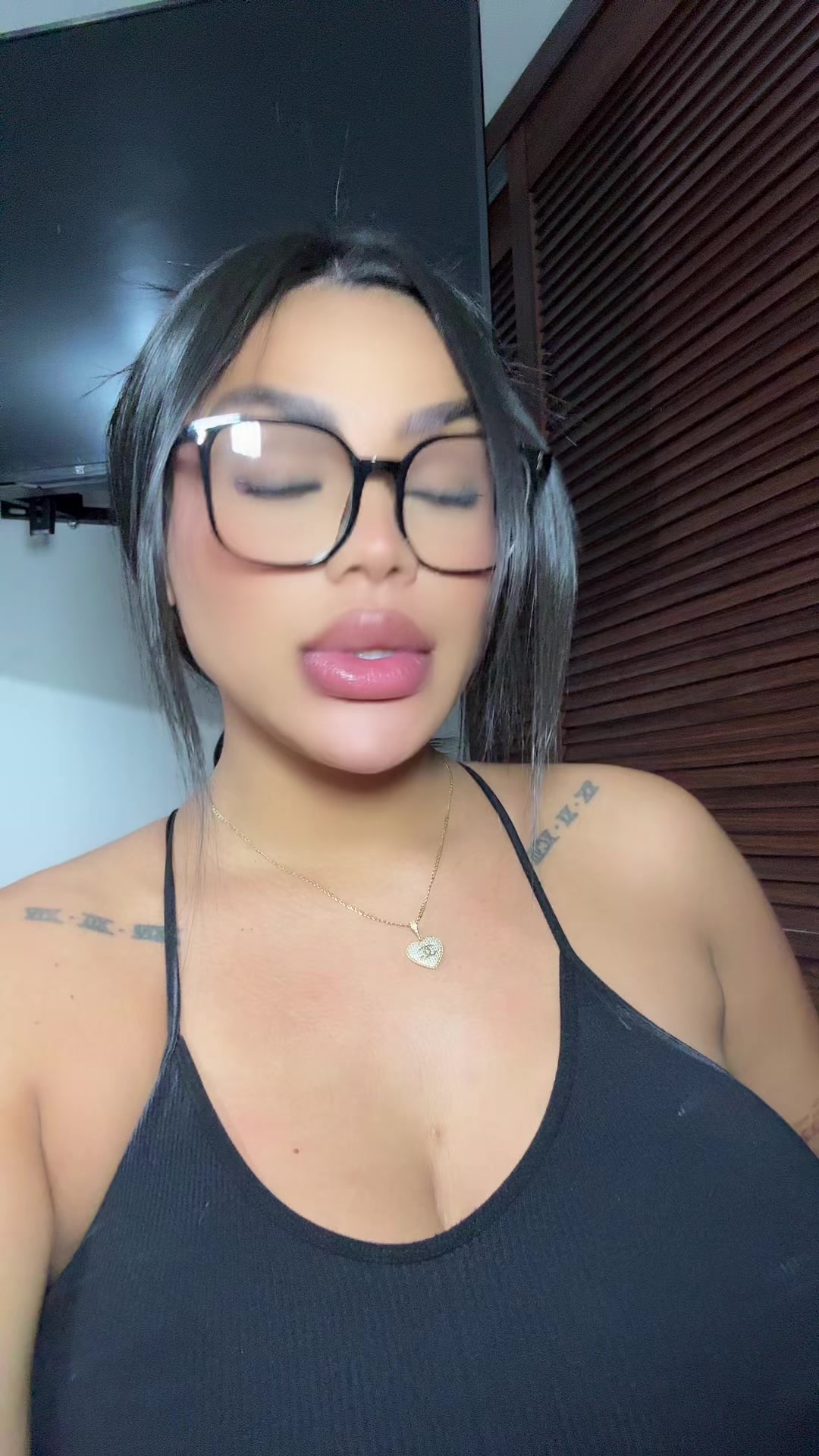 @Tatiqueenoficial 🦋