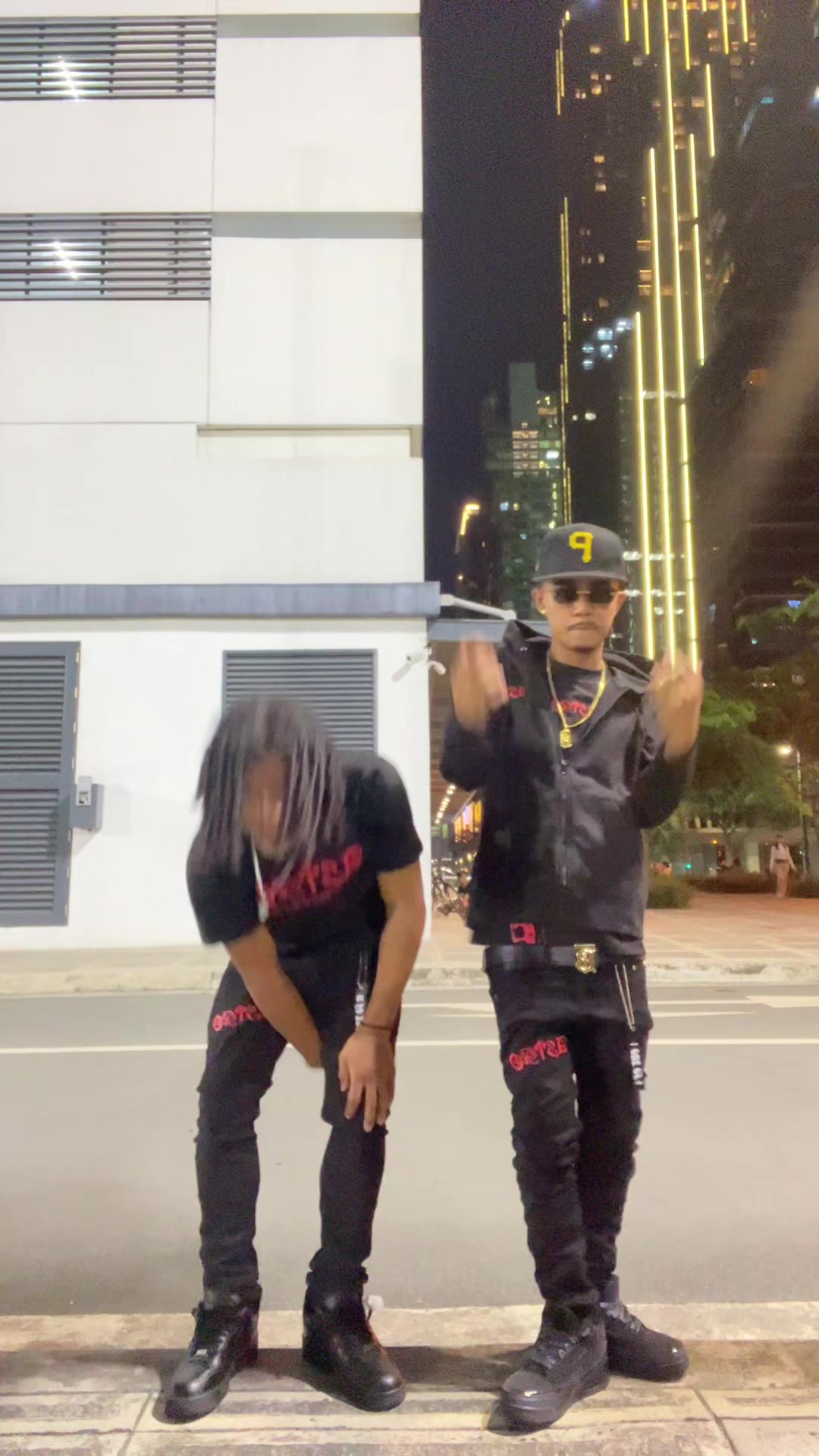 @Lodr1ppin ひ