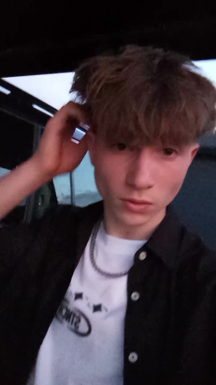 @32 ꜱᴀɴɪᴏᴋ ✵