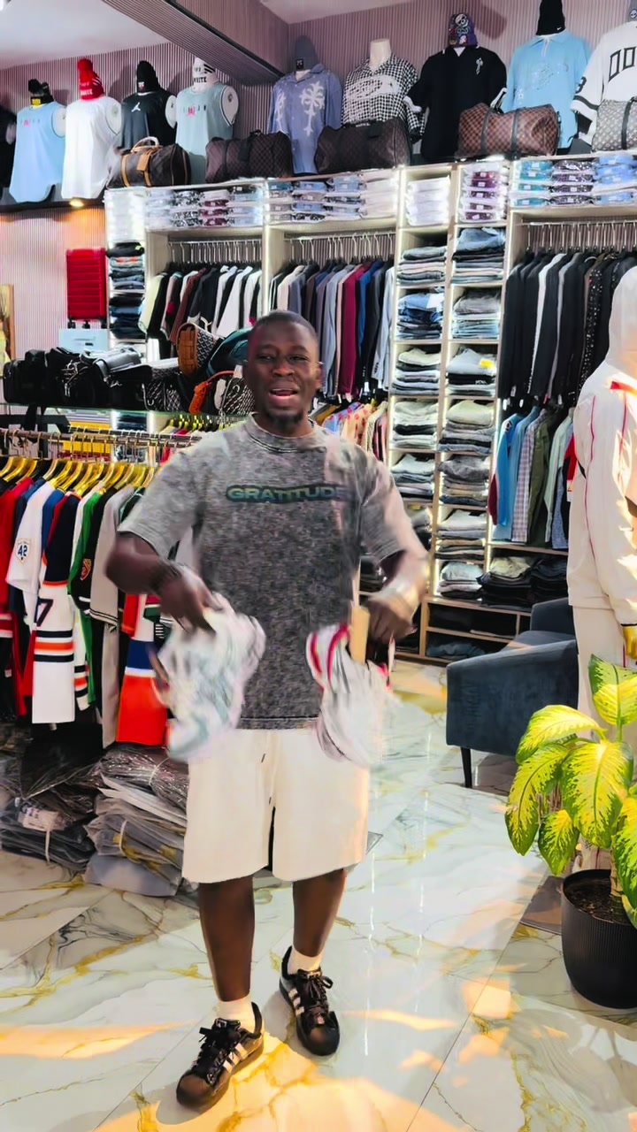 @Benz VIP Fashion Store🇬🇲🇺🇸