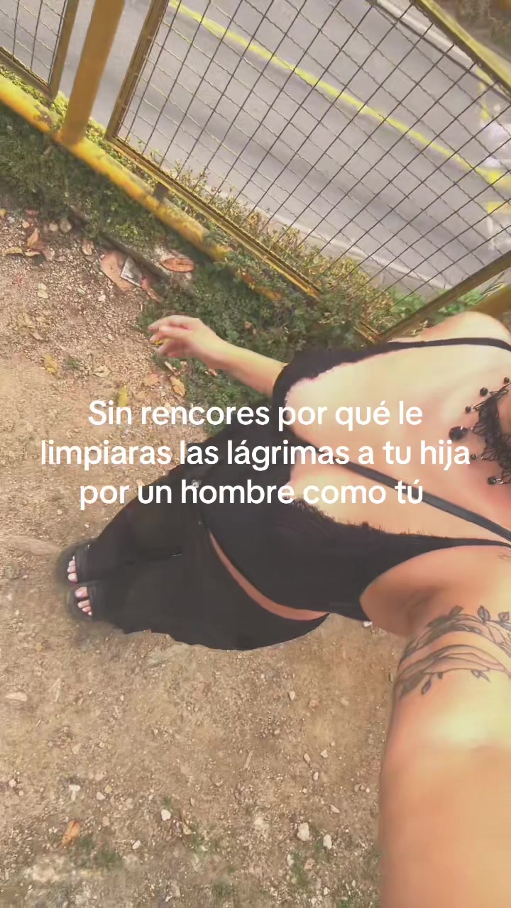 @𝐌𝐚𝐧𝐝𝐲𝐲𝐲 🧃